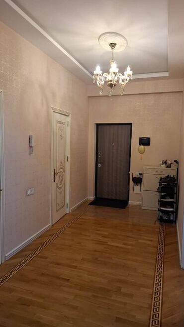 Uzunmüddətli kirayə mənzillər: Nizami Rayonu Qara Qarayev Metrosunun Yanında 3 otaq. Mərtəbə - 17/15 — 4