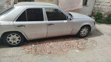 Mercedes-Benz: Mercedes-Benz W124: 2.3 l | 1989 il Sedan — 5