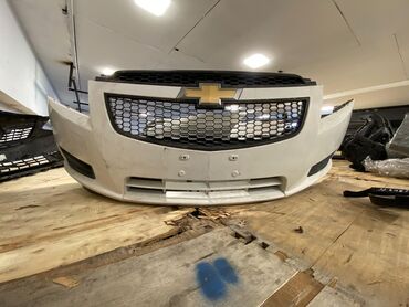 бампер опель вектра б: Chevrolet Cruze markalı avtomobil üçün ön bamper. Qara rəngli torlu