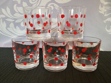 Čaše: Case za grejanu,itd puno staklo 70te. Case bez ostecenja,sve na njima na lalafo.rs — 4 Čaše: Case za grejanu,itd puno staklo 70te. Case bez ostecenja,sve na njima — 4