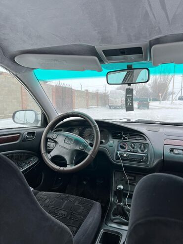 резина 16 с: Honda Accord: 1999 г., 1.8 л, Механика, Бензин, Седан