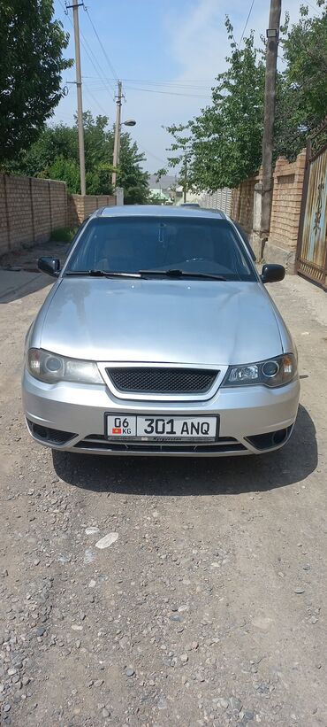 дайхатсу куоре 2005: Daewoo Nexia: 2010 г., 1.6 л, Механика, Бензин, Седан