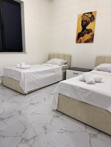 Günlük kirayə evlər: 220 kv. m, 8 otaq, Kombi, Qaz, İşıq — 25