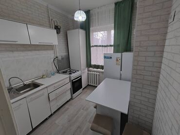 долгосрочные квартиры в бишкеке: 3 бөлмө, Менчик ээси, Чогуу жашоосу жок, Толугу менен эмереги бар