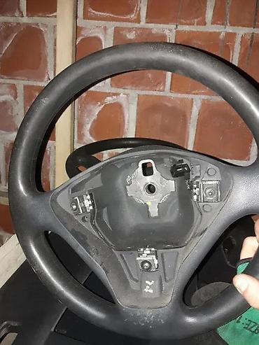 drvena kola: FIAT STILO PLASTICNI VOLAN U ODLICNOM STANJU | Fiat Stilo komoletan — 1