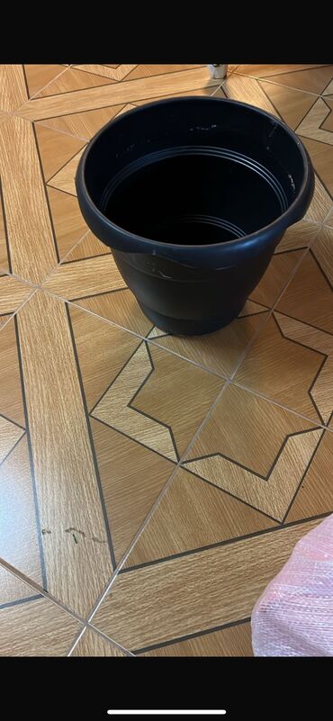 Bitkilər üçün dibçəklər: Cürbəcür fərqli dizaynda fərqli ölçüde dibçəklər aylr-ayrı və bütov -da lalafo.az — 10 Bitkilər üçün dibçəklər: Cürbəcür fərqli dizaynda fərqli ölçüde dibçəklər aylr-ayrı və bütov — 10