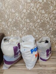 Tavalar: Yeni doğulan oglan usagi üçün 3 klok ikinci əl paltar var. Hər cür