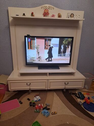 Ütüləmə lövhələri: İşlənmiş, TV stend, TV altlığı, Kredit yoxdur, Azərbaycan