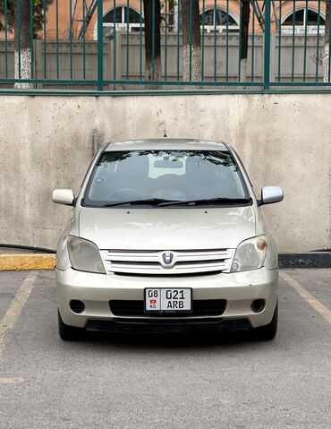 toyota клюгер: Toyota ist: 1.3 л, Автомат, Бензин, Хетчбек