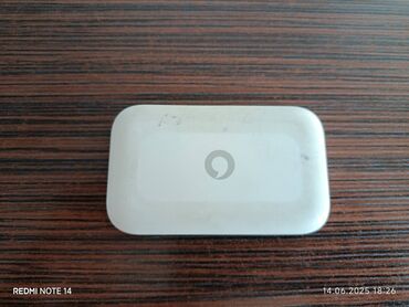 мощный роутер: Продам 4G роутер. Работает со всеми сим-картами. Цена 1000 сомов