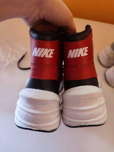 Women's Sneakers and athletic shoes: 41 — 4