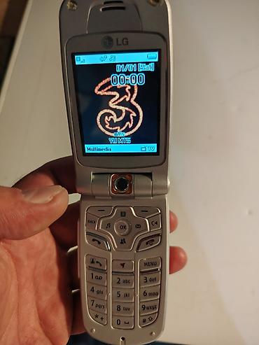 plafonska ventilacija: LG preklopni mobilni telefon (crveno‑srebrni), sa spoljnim ekranom i — 10
