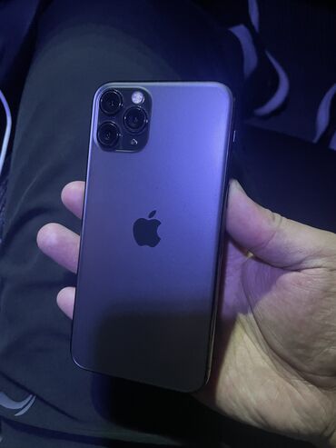 Apple iPhone: IPhone 11 Pro, Б/у, 64 ГБ, Защитное стекло, Чехол, 90 %