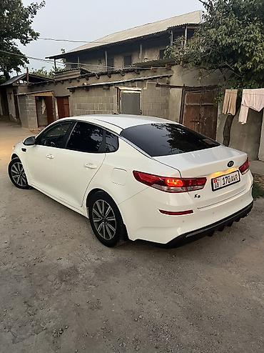 авто в такси: Kia K5: 2021 г., Седан — 4