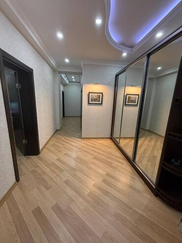 Uzunmüddətli kirayə mənzillər: Xətai Rayonu Babək Prospekti Lalə Mtk 2 otaq. Mərtəbə - 18/17 Otaq — 9