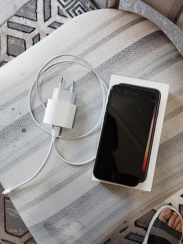 Apple iPhone: IPhone SE 2022, 128 GB, Qara, Qırıq — 5