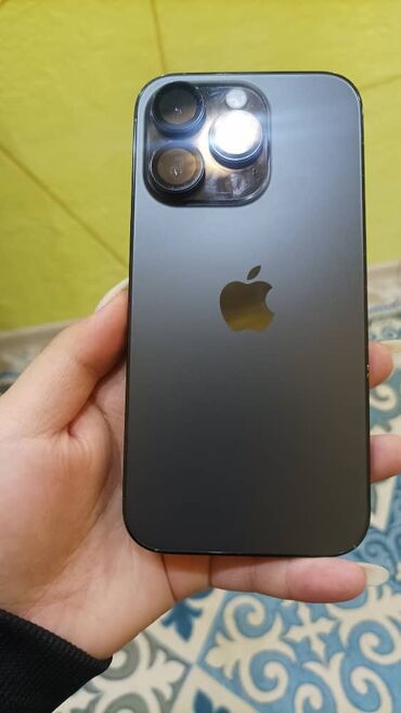 Apple iPhone: IPhone 14 Pro, Б/у, 256 ГБ, Black Titanium, Защитное стекло, 85 %