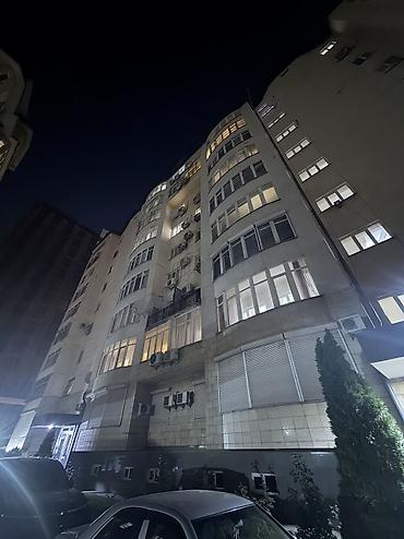110 кварталл: 4 комнаты, 222 м², бульвар Эркиндик Элитка, 2 этаж, Требуется ремонт — 1