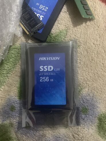 Другие аксессуары для компьютеров и ноутбуков: Hikvision HS-SSD-E100 256GB SSD 2.5 SATA
1500 сом (новый)