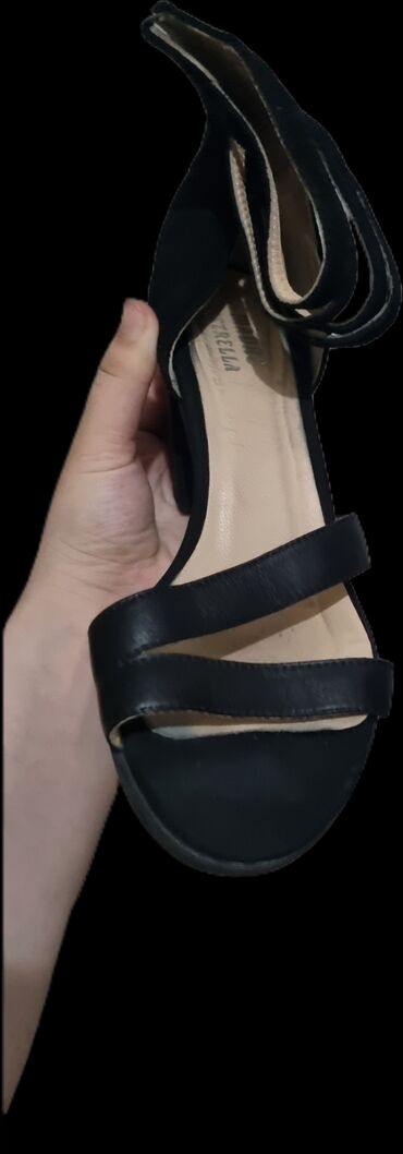 женский ботинка: Туфли 39, цвет - Черный