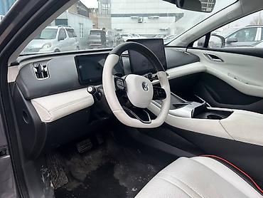 Zeekr: Zeekr : | 2023 г. Седан — 11