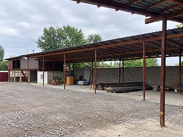 Сдается в аренду, Открытая складская площадка с навесами и at lalafo.kg Сдается в аренду, Открытая складская площадка с навесами и