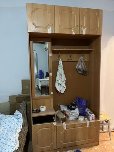 Asia: Açılan, Düz dolab, Dəhliz dolabı