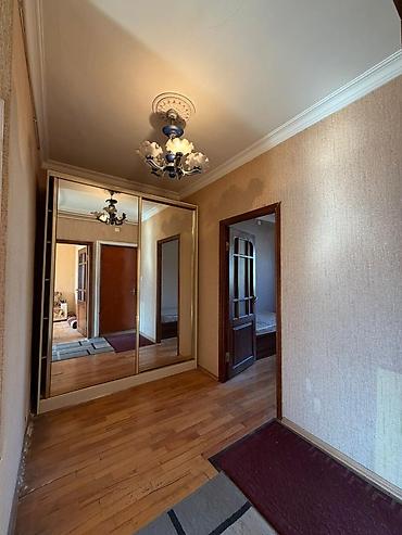 Dolablar: Dəhliz dolabı satılır 220₼. Əla vəziyyətdədi. Ölçü 2×2.3. Ünvan — 1