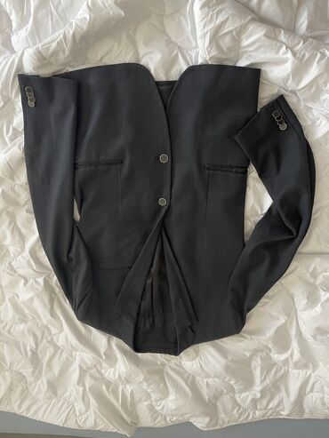 new tech fleece 2023: SAKO DOLCE GABBANA MADE IN ITALY
PLAĆEN 700e
cena 200e