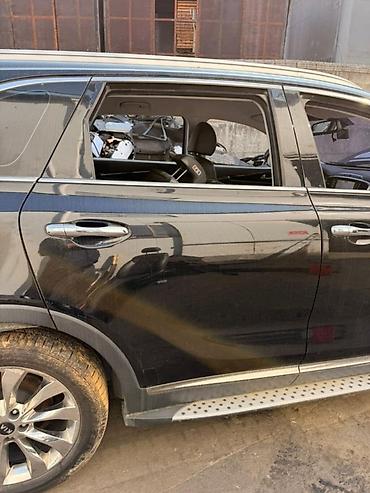 дверь соренто: Дверь Задняя правая Kia, Б/у, Оригинал — 1
