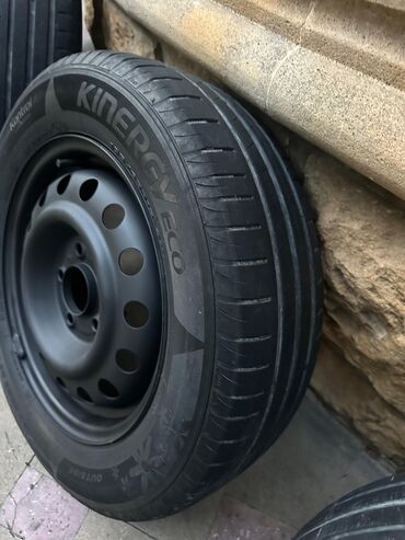Şin, disk və təkərlər üçün digər aksessuarlar: Təkərlər çoxda pis vəziyətdə deyil.Təkərlərin vəziyyətini nəzərə alıb — 9