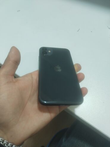 Apple iPhone: IPhone 11, 128 GB, Qara, Qırıq, Barmaq izi, Simsiz şarj