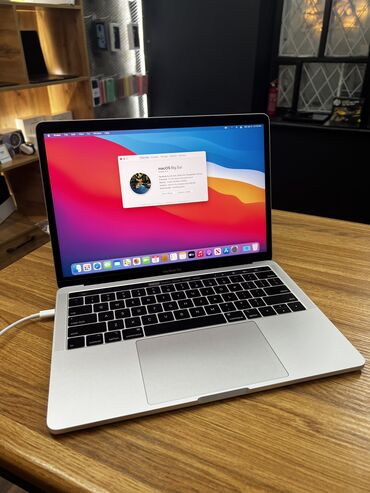 нетбуки бишкек: Apple MacBook Pro 13 2018, Intel Core i7, 16 ГБ ОЗУ, 13.3 "