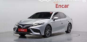 highlander 2017: Toyota Camry: 2021 г., 2.5 л, Вариатор, Гибрид, Седан — 8