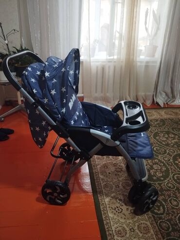 срочно продам коляску: Коляска, Б/у