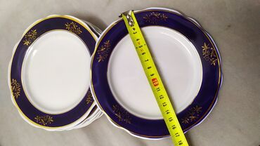 фарфоровая статуэтка: Плоские тарелки кувшины чайник