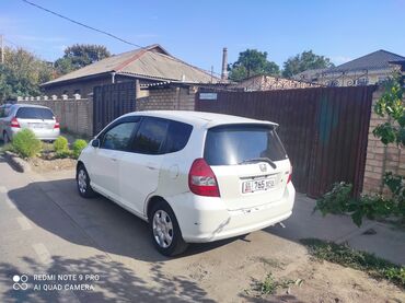 новый фит: Honda Fit: 2002 г., 1.3 л, Вариатор, Бензин, Седан