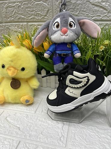 Детская обувь: Оптом Детская обувь – кроссовки и кеды, разные модели и расцветки — 1