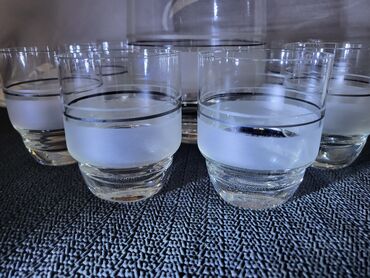 Kuhinjski setovi: Servis nov paracinsko staklo 70te za vino. Servis sve na njemu odsjaj na lalafo.rs — 6 Kuhinjski setovi: Servis nov paracinsko staklo 70te za vino. Servis sve na njemu odsjaj — 6