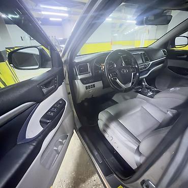 hybrid: Toyota Highlander: 2017 г., 3.5 л, Автомат, Гибрид, Кроссовер — 6