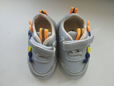 Детский мир: Детская обувь 17 размер состояние новое идеальное цена 700сом