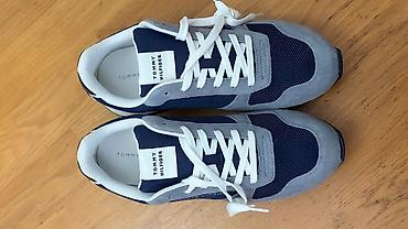 hil: Tommy Hilfiger kişi krossovkaları - Model: retro-runner üslubu - — 1