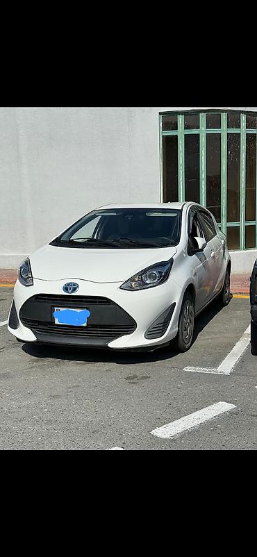 kredit niva: Toyota Aqua: 1.5 l | 2018 il Hetçbek — 2