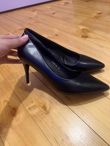 qara ayaqqabı: Qadın qara klassik tufli – Court Brand - Model: sivri burunlu, nazik — 3