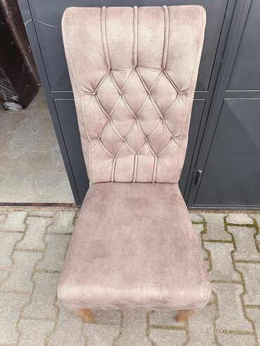 Stolice: 08. stolica 
5800din — 2