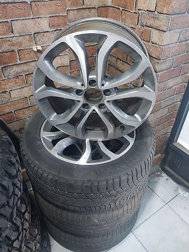 bbs disk teker: 225/55 R17 ölçüdə qış təkərləri və yüngül lehimli disklər dəsti. Əsas — 2