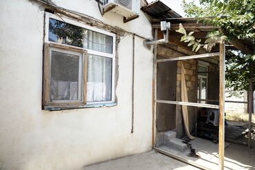 Uzunmüddətli kirayə mənzillər: Pirşağı bağlar massivində həyətyanı sahəsiylə bir yerde 2.5 sot — 10