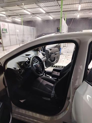 chevralet aveo: Chevrolet Aveo Sedan – ağ rəng Heç bir problemi yoxdu.Abs, lyuk, park — 9