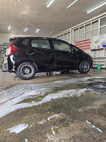 Продажа авто: Honda Fit: 2016 г., Вариатор, Хэтчбэк — 1