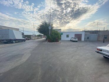 Digər kommersiya daşınmaz əmlakı: Obyekt Əhmədli qəsəbəsinin əsas yolun üzərində yerləşir. Qeyri-Yaşayış — 6